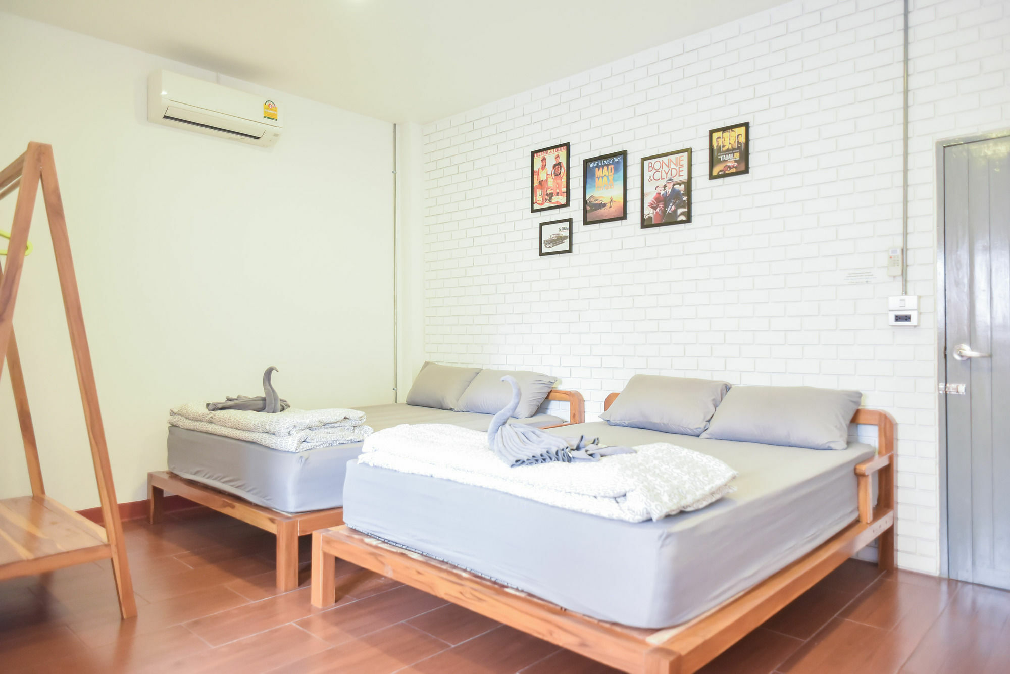 Hotel The Garage Chiang Rai Exterior foto